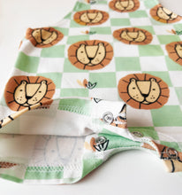 Cargar imagen en el visor de la galería, Peto Funky Lions